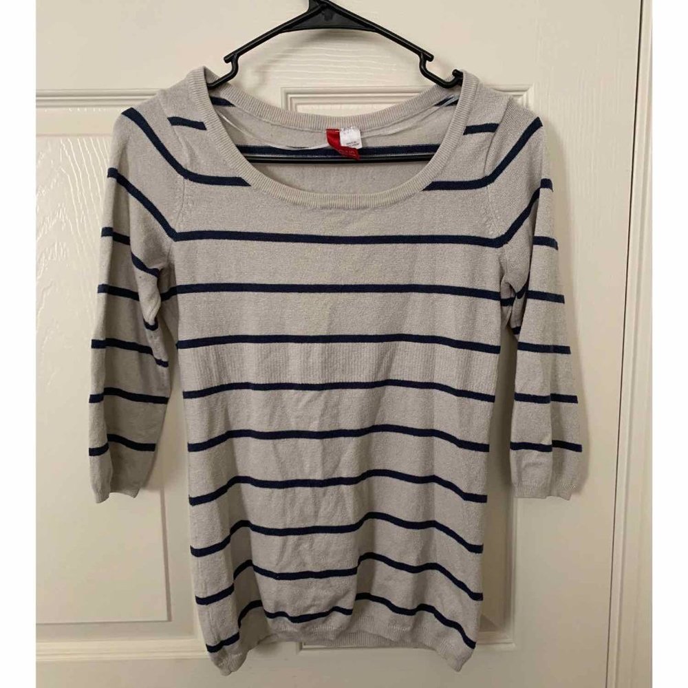 H&M Quarter Length White and Navy Stripe Top